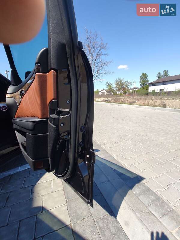 Седан Mercedes-Benz E-Class 2006 в Ивано-Франковске