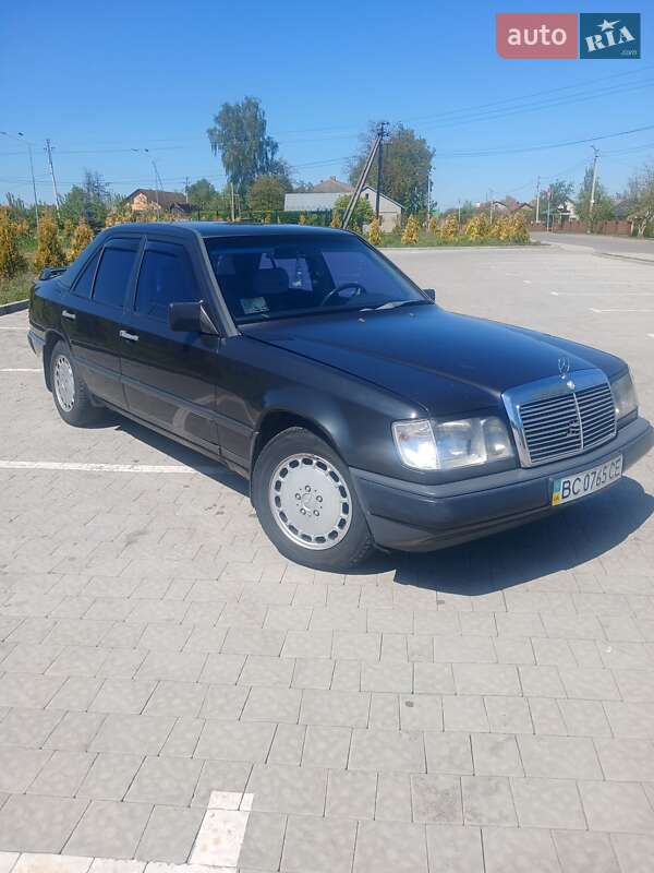 Седан Mercedes-Benz E-Class 1990 в 