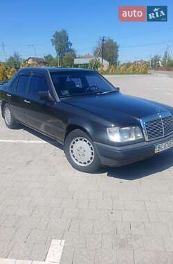 Седан Mercedes-Benz E-Class 1990 в 
