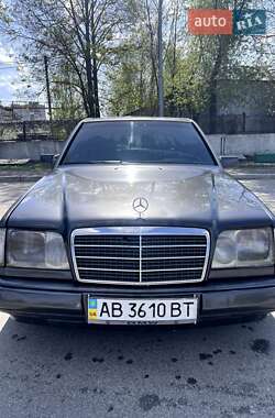 Седан Mercedes-Benz E-Class 1994 в 