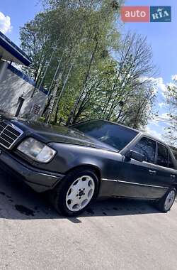 Седан Mercedes-Benz E-Class 1994 в 