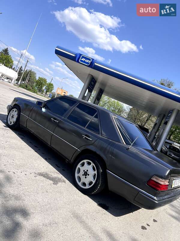 Седан Mercedes-Benz E-Class 1994 в Житомирі