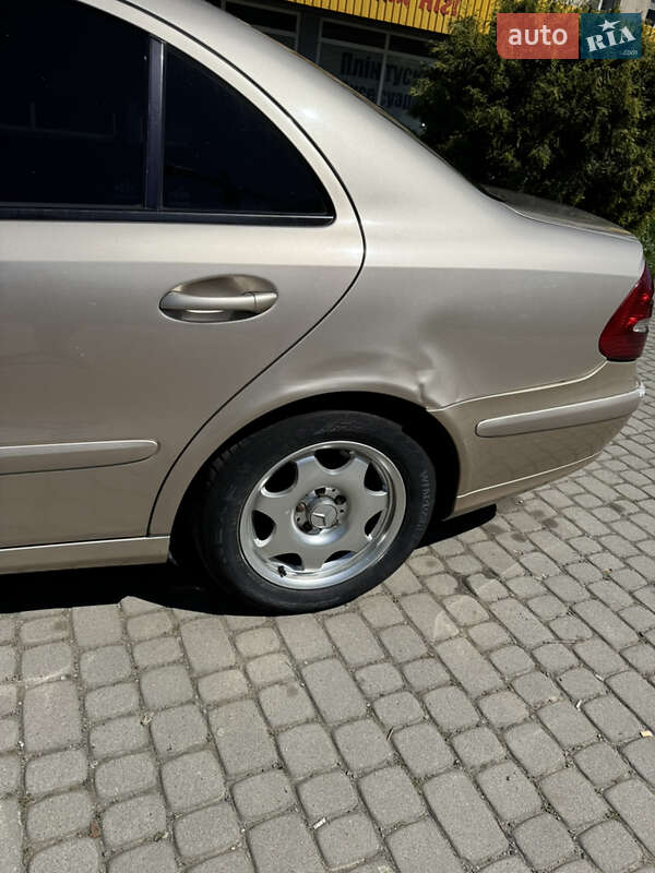 Седан Mercedes-Benz E-Class 2003 в Ужгороді