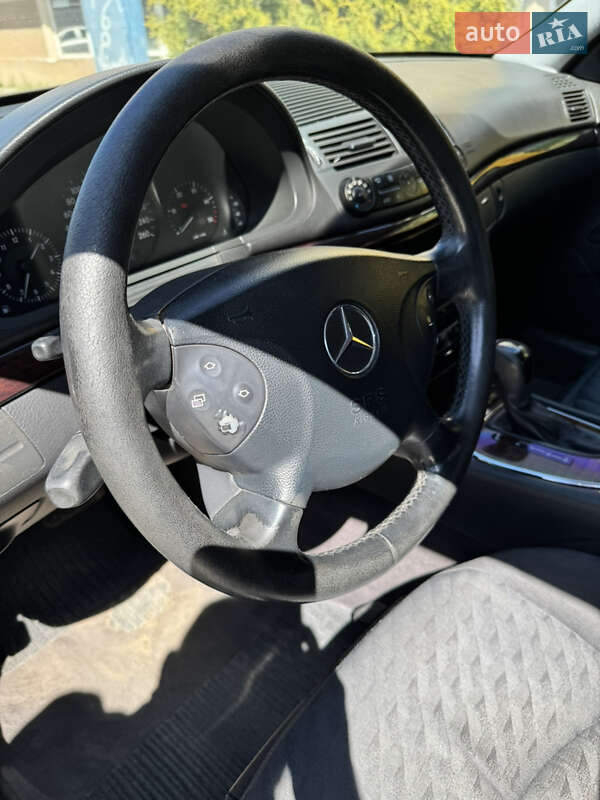 Седан Mercedes-Benz E-Class 2003 в Ужгороді