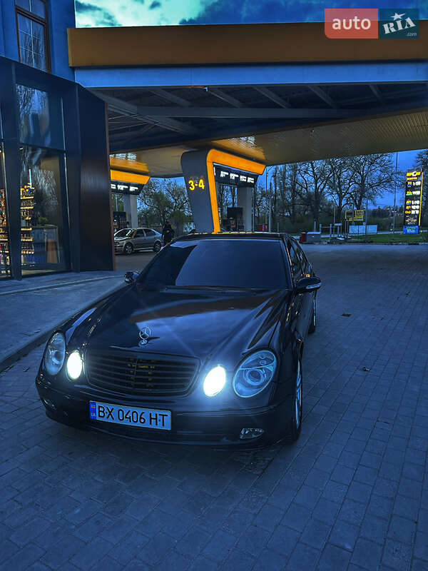 Седан Mercedes-Benz E-Class 2002 в 