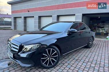 Седан Mercedes-Benz E-Class 2016 в 