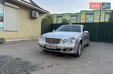 Седан Mercedes-Benz E-Class 2007 в Костополе