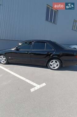 Седан Mercedes-Benz E-Class 2001 в 