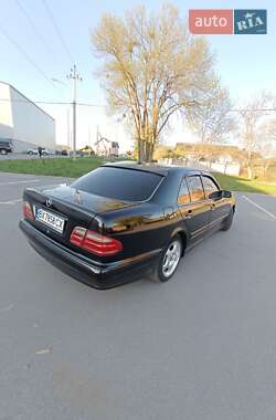Седан Mercedes-Benz E-Class 2001 в 