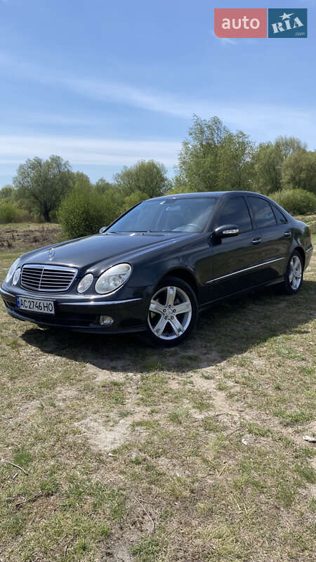 Mercedes-Benz E-Class 2004