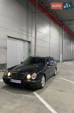 Універсал Mercedes-Benz E-Class 2001 в 