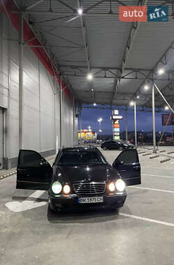Універсал Mercedes-Benz E-Class 2001 в 
