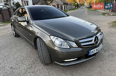 Купе Mercedes-Benz E-Class 2011 в 