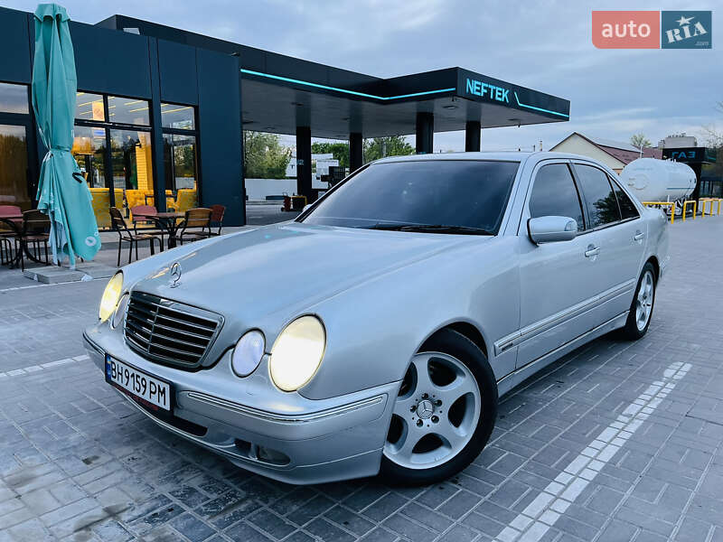 Седан Mercedes-Benz E-Class 2000 в 