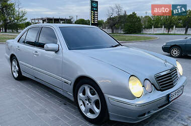 Седан Mercedes-Benz E-Class 2000 в 