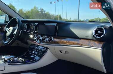 Седан Mercedes-Benz E-Class 2017 в 