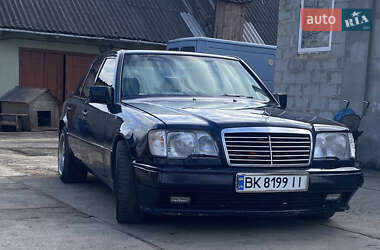 Седан Mercedes-Benz E-Class 1987 в Ровно