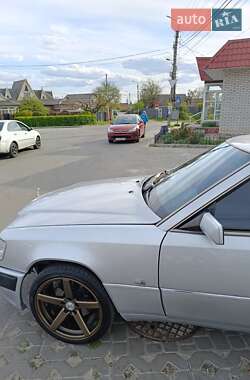Купе Mercedes-Benz E-Class 1993 в 