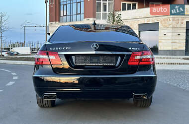 Седан Mercedes-Benz E-Class 2012 в 