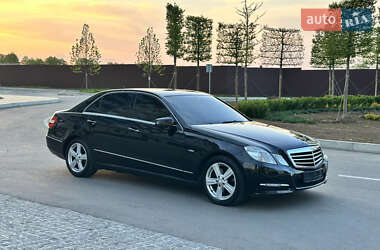 Седан Mercedes-Benz E-Class 2012 в 
