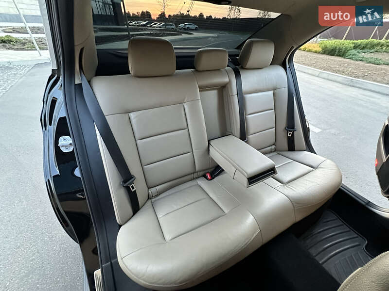 Седан Mercedes-Benz E-Class 2012 в Умані