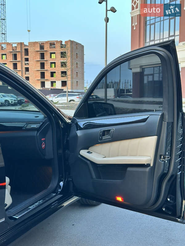 Седан Mercedes-Benz E-Class 2012 в Умані