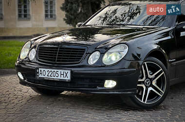 Седан Mercedes-Benz E-Class 2004 в 