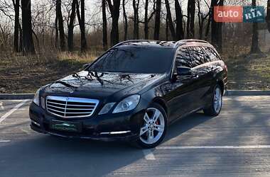 Універсал Mercedes-Benz E-Class 2012 в Києві