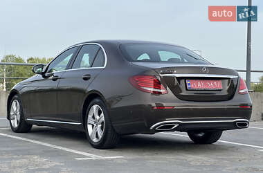 Седан Mercedes-Benz E-Class 2017 в 