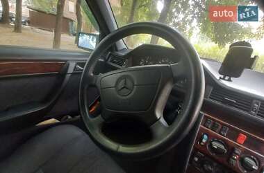 Универсал Mercedes-Benz E-Class 1995 в 