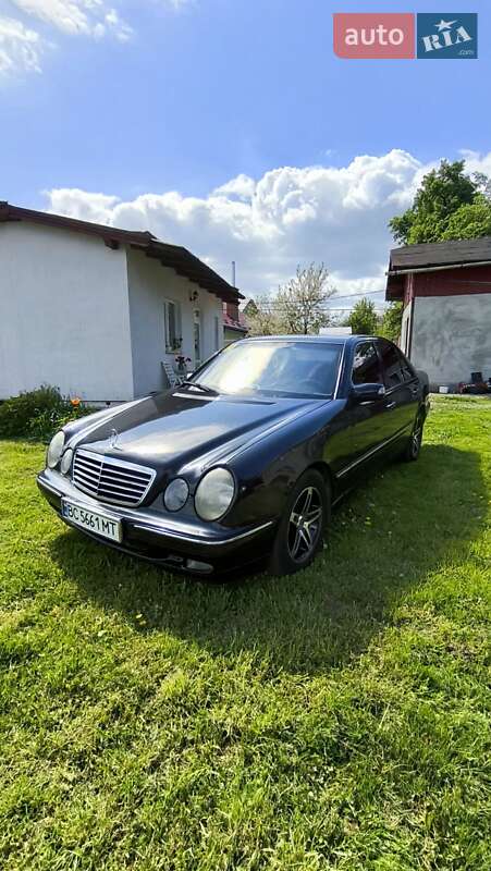 Седан Mercedes-Benz E-Class 2001 в Бориславе