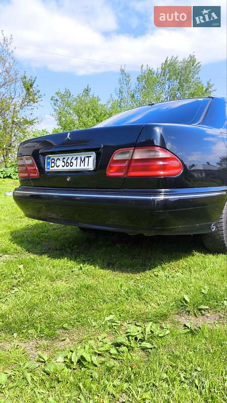 Седан Mercedes-Benz E-Class 2001 в Бориславе