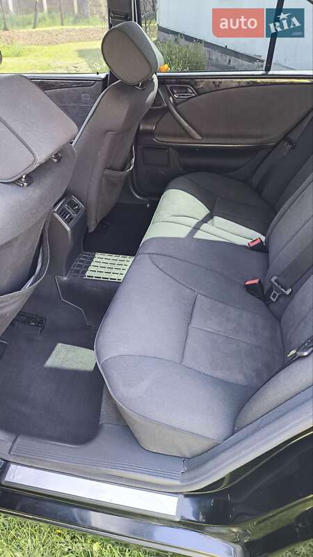 Седан Mercedes-Benz E-Class 2001 в Бориславе
