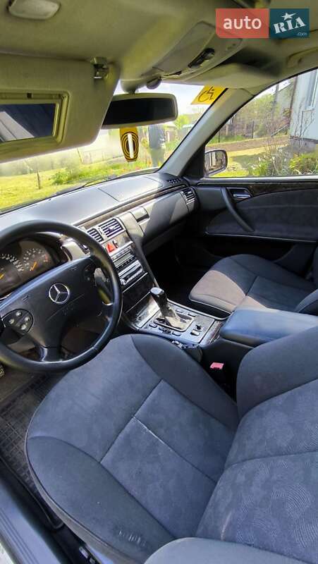 Седан Mercedes-Benz E-Class 2001 в Бориславе