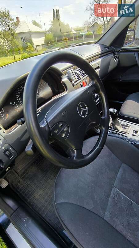 Седан Mercedes-Benz E-Class 2001 в Бориславе