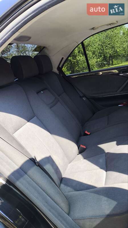Седан Mercedes-Benz E-Class 2001 в Бориславе