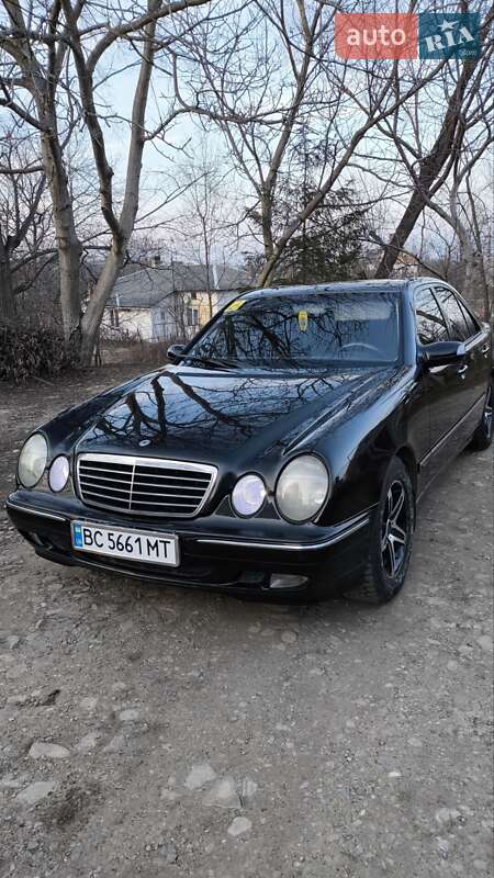 Седан Mercedes-Benz E-Class 2001 в Бориславе