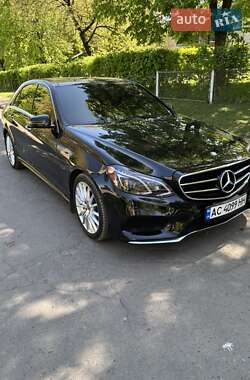 Седан Mercedes-Benz E-Class 2015 в Нововолинську
