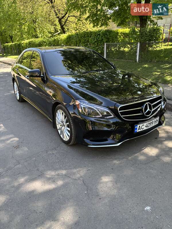 Седан Mercedes-Benz E-Class 2015 в 