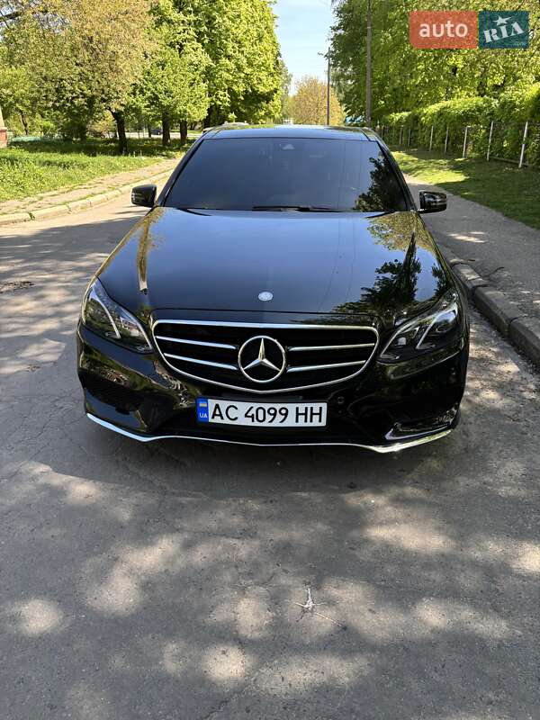 Седан Mercedes-Benz E-Class 2015 в Нововолынске