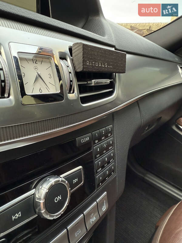 Седан Mercedes-Benz E-Class 2013 в Львове