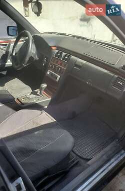 Седан Mercedes-Benz E-Class 1996 в 