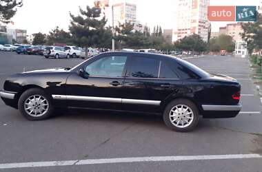 Седан Mercedes-Benz E-Class 1999 в Одесі