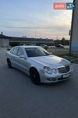Седан Mercedes-Benz E-Class 2008 в 