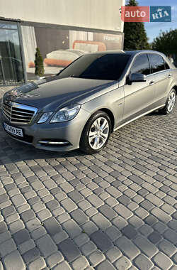 Седан Mercedes-Benz E-Class 2011 в 