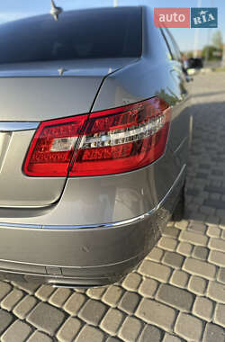 Седан Mercedes-Benz E-Class 2011 в 