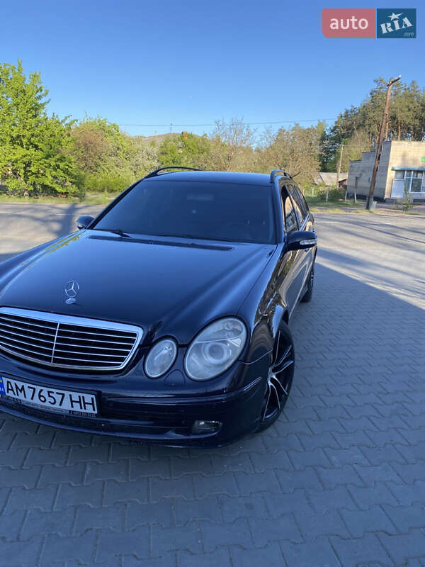 Універсал Mercedes-Benz E-Class 2005 в 