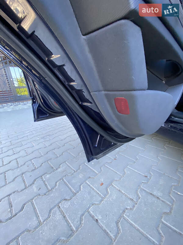 Универсал Mercedes-Benz E-Class 2005 в Киеве фото 8 Универсал Mercedes-Benz E-Class 2005 в Киеве