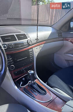 Седан Mercedes-Benz E-Class 2007 в 