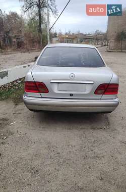 Седан Mercedes-Benz E-Class 1997 в 